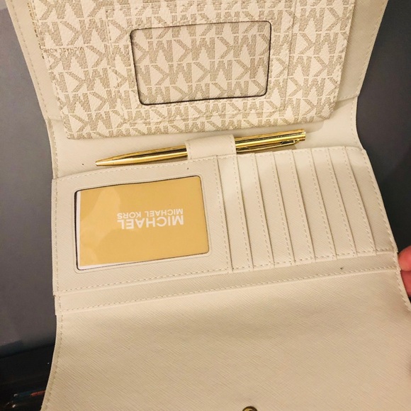 Sneaker and wallet new, MK size 6m - Picture 9 of 16